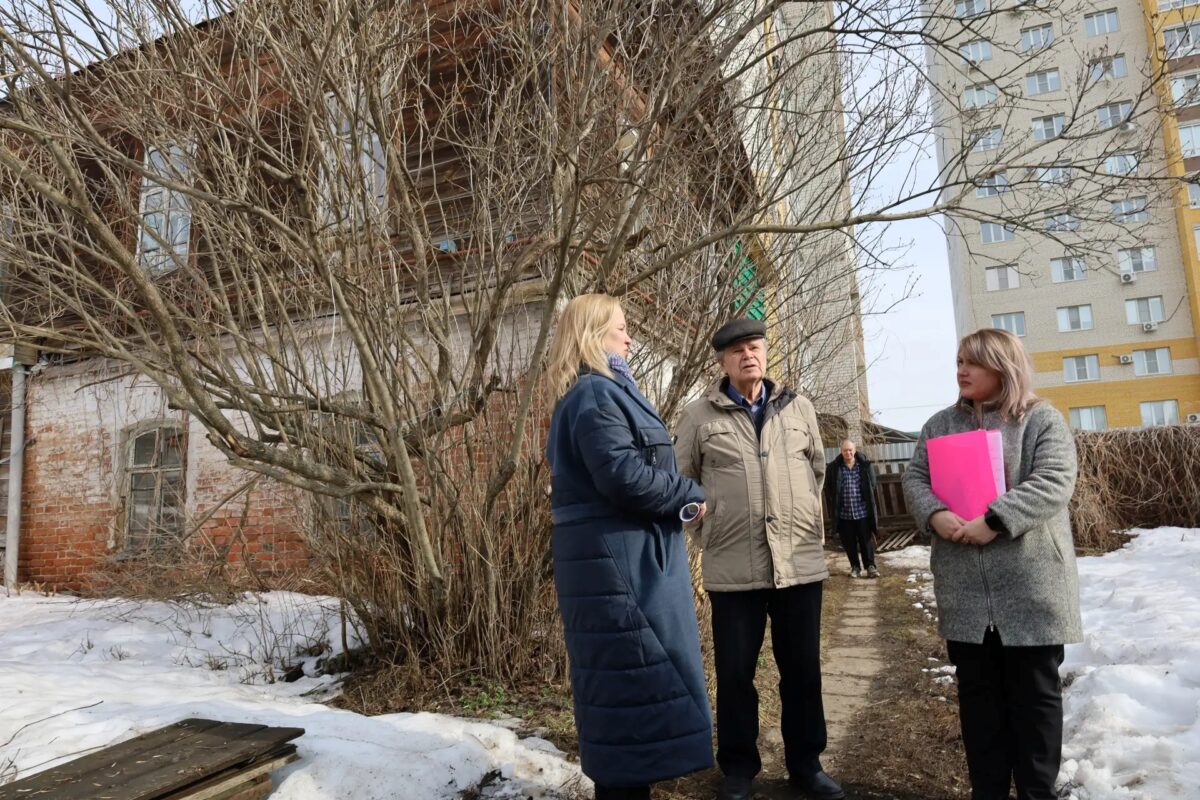 Главный архитектор Тамбова на встрече с жителями дома №10 по А.Бебеля
