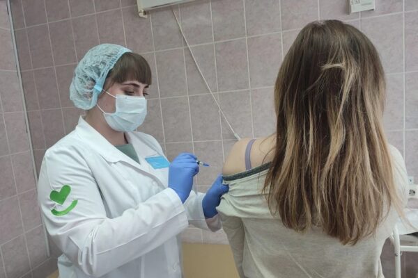 Более 30 тамбовчан сделали прививку от кори в горбольнице №3 во Всемирный день иммунитета