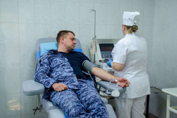 Тамбовские росгвардейцы отметили юбилей ведомства масштабной донорской акцией