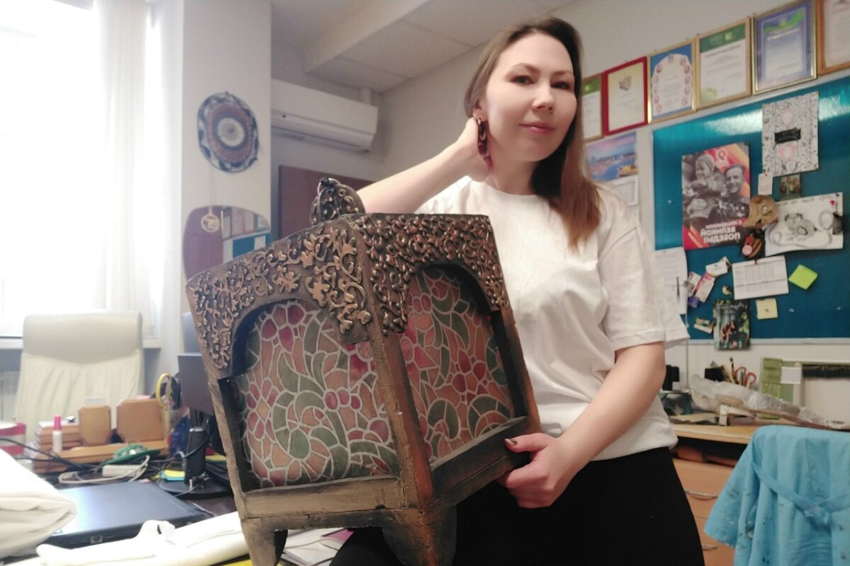 Олга Логачева на рабочем месте. Фото из личного архива Ольги Логачевой