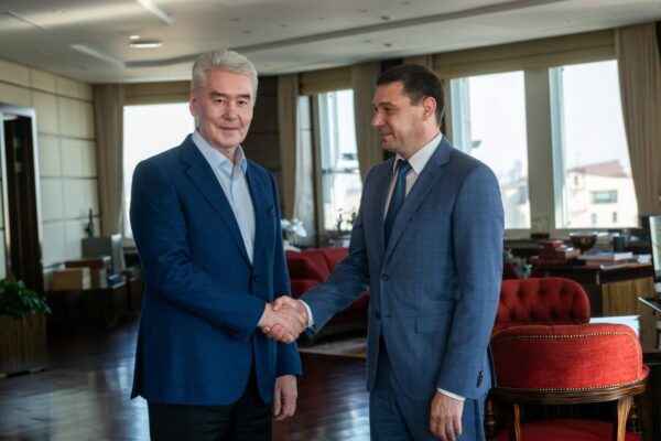 От Собянина – к Кутейникову: как губернатор Первышов выстроил вертикаль наставничества