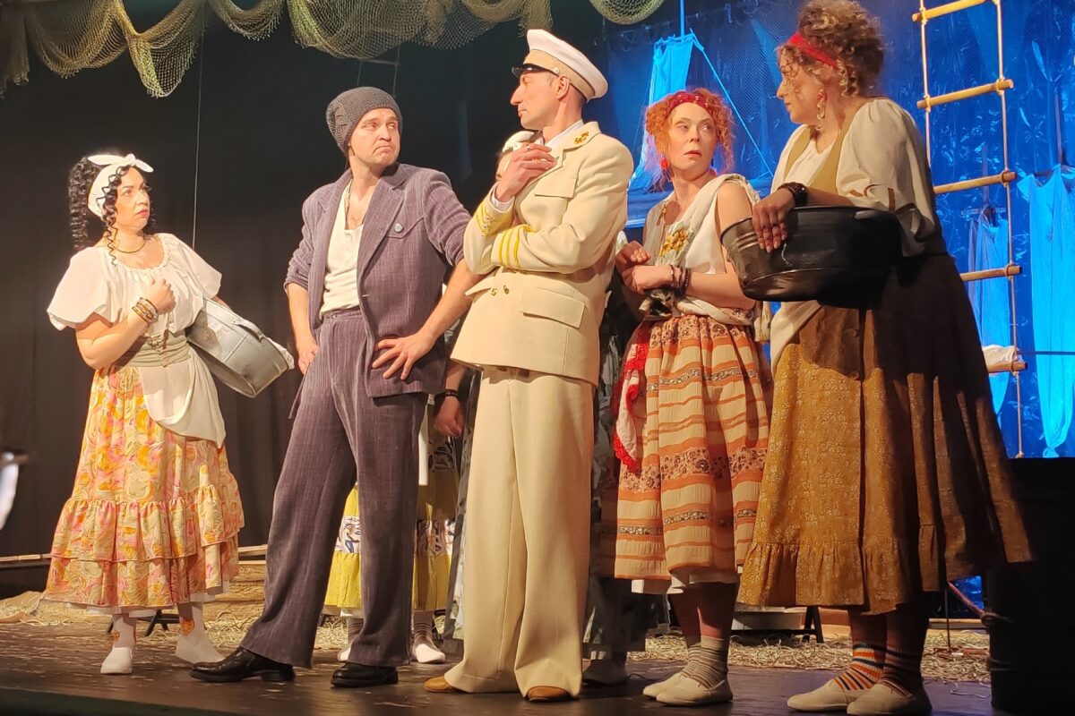 Спектакль "Плутни Скапена" на сцене ТМТ