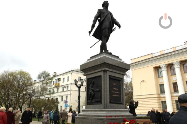 Владимир Мединский открыл памятник Державину в Тамбове