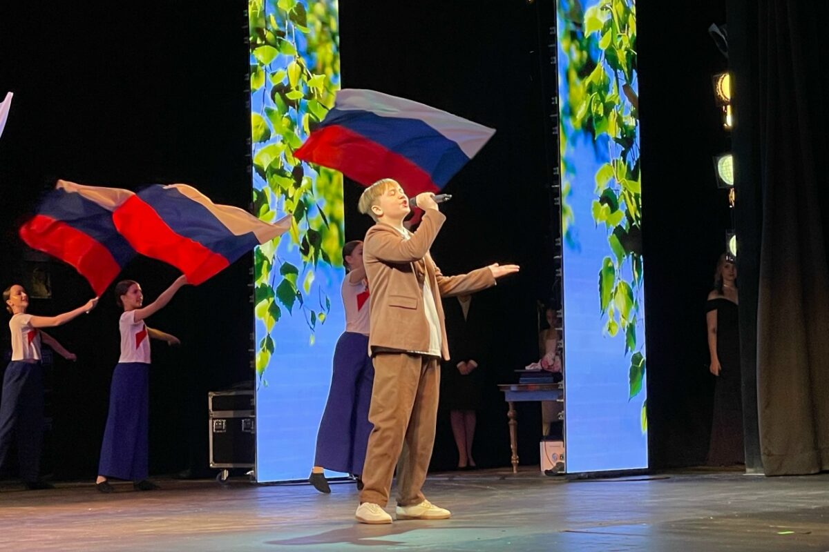 Для участников выступали творческие номера