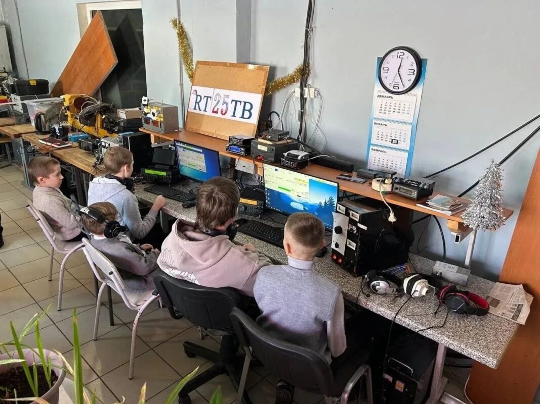 Занятия радиокружке