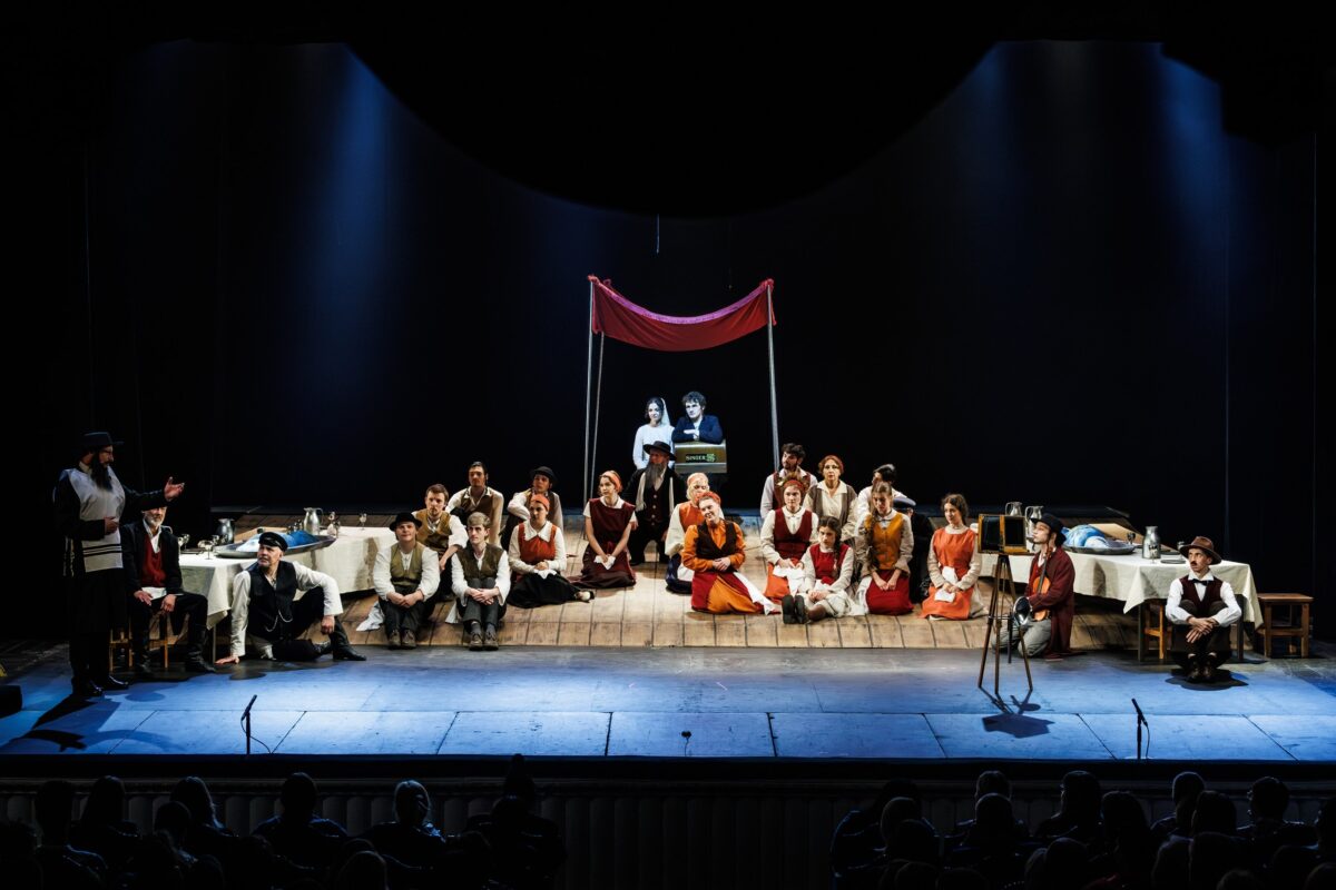 Премьера спектакля "Поминальная молитва". Фото Богдана Тарасова