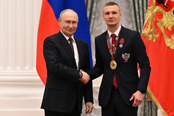 Владимир Путин вручил тамбовскому боксеру медаль ордена «За заслуги перед Отечеством»