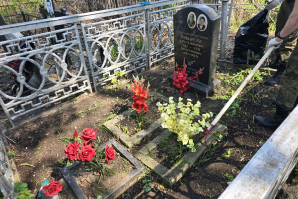 На Воздвиженском кладбище Тамбова благоустроили могилу Героя Советского Союза Бондаренко