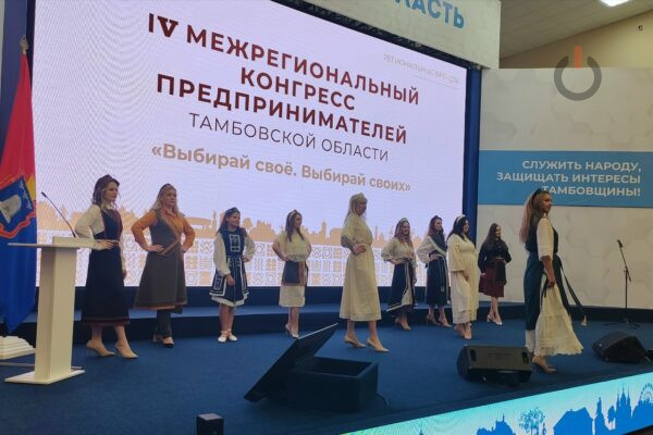 В Тамбове устроили модный показ локальных брендов одежды и головных уборов