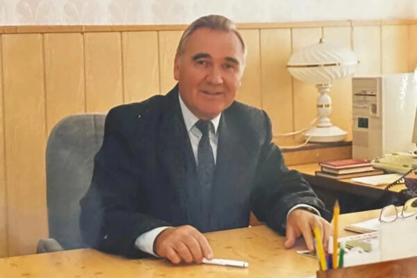 Заслуженный учитель России Алексей Козминов отмечает 80-летие
