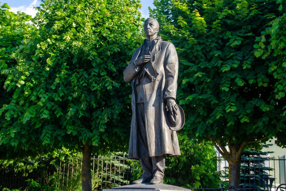 Памятник Сергею Рахманинову в Тамбове