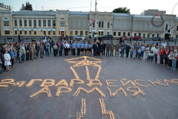 В Тамбове накануне Дня памяти и скорби зажгли три тысячи свечей