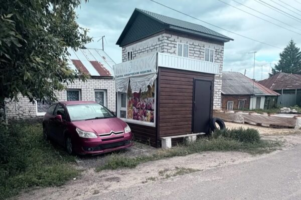 В Тамбове разыскивают владельца незаконного торгового павильона