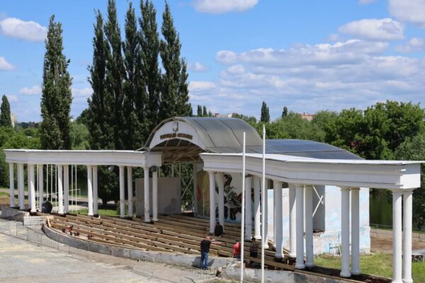 В Тамбове ведут обновление главной сцены на набережной