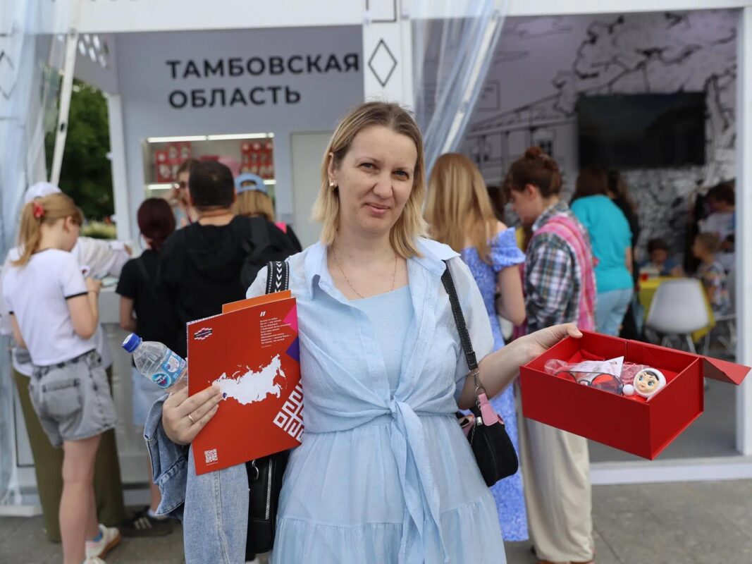 Обладатель приза. Фото министерства туризма области