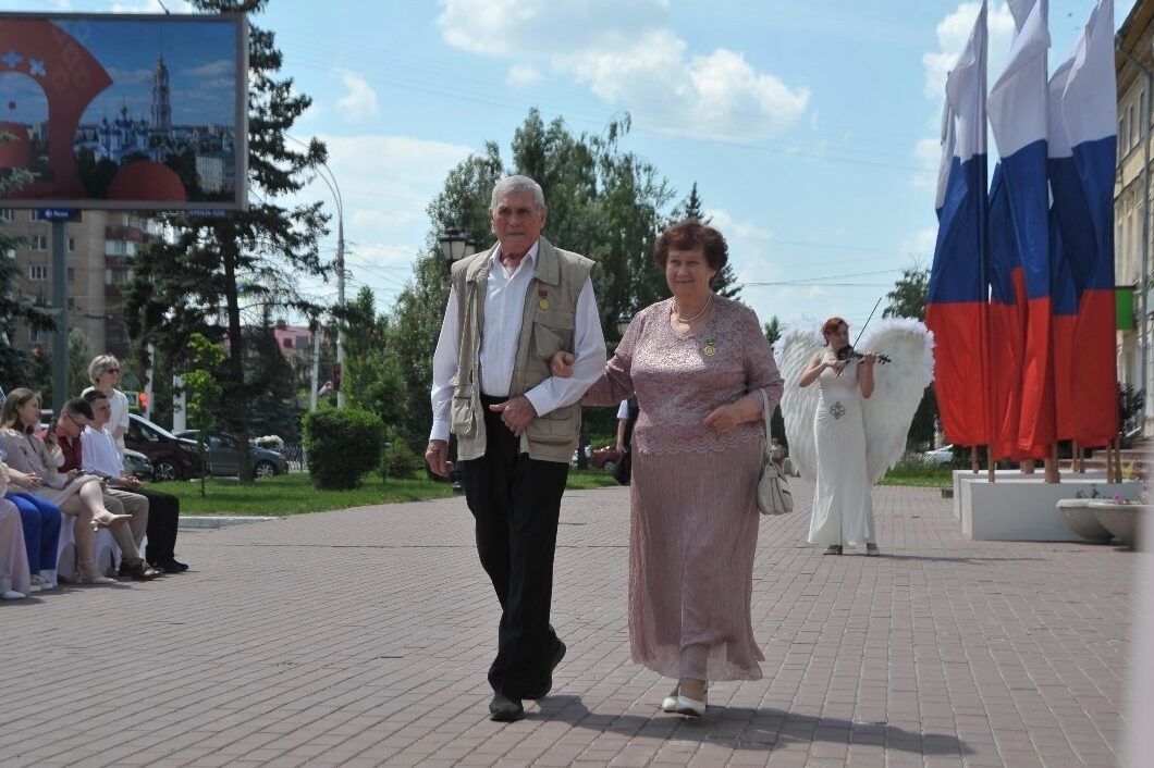 Для пар, связавших себя узами брака в эту символичную дату, была организована торжественная церемония