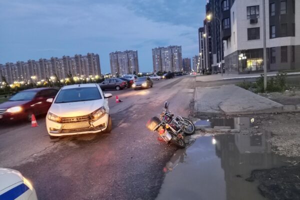 На севере Тамбова водитель «Весты» сбил 58-летнего мужчину на мопеде