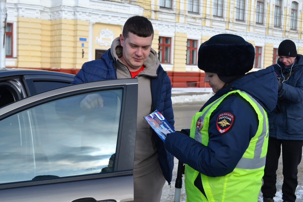 Сотрудницы Госавтоинспекции