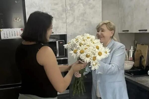 Тамара Фролова поздравила семью участника СВО из Тамбова с предстоящим праздником
