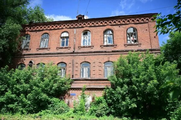 Здание «Красных казарм» в Тамбове продали за 3,3 млн рублей