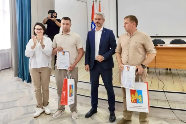 В Тамбовском округе наградили мужчин, спасших людей из-под обстрела БПЛА в Котовске