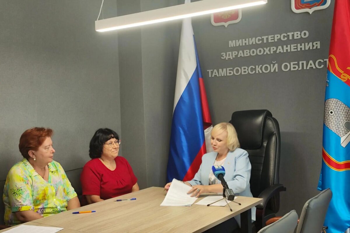 Подписание договора министром