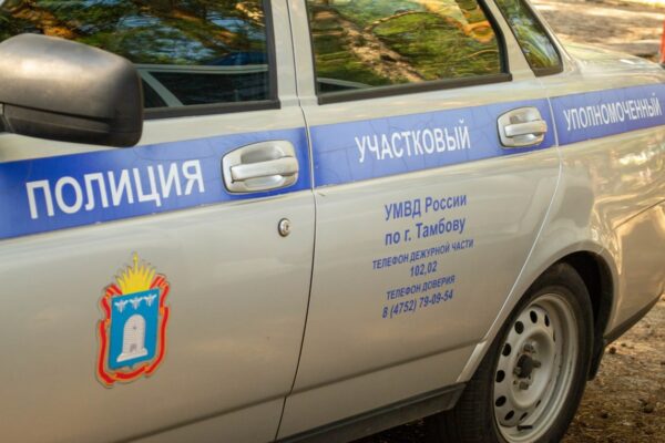 В Тамбове на улице задержали двух иностранцев с 12 свертками наркотиков