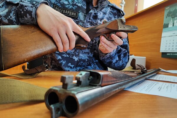 Тамбовские росгвардейцы передали военным почти 130 охотничьих ружей