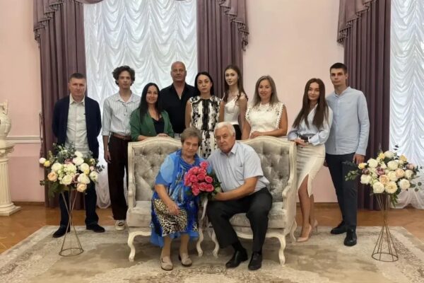 Две тамбовские семьи отпраздновали «изумрудную» и «золотую» свадьбы