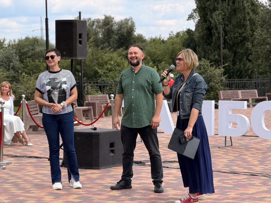 Ирина Тен (слева)