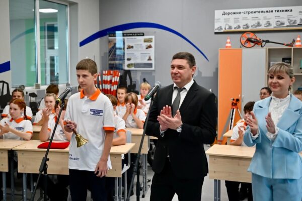 Глава Минтранса Андрей Никитин открыл в Тамбове дорожный класс в школе №3