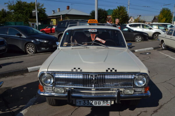 В Тамбове прошёл «Ретро-кемпинг» с выставкой советских автомобилей (0+)