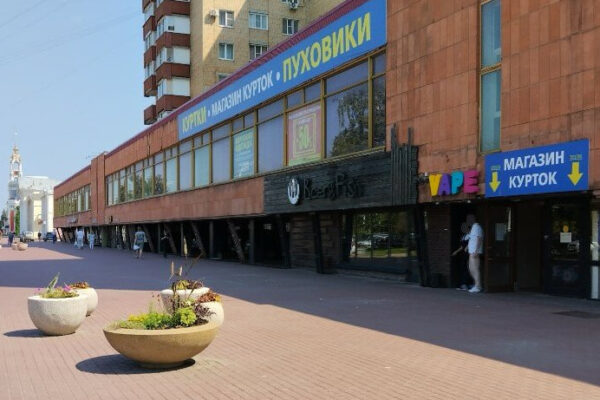Культовый торговый центр «на курьих ножках» в Тамбове выставили на продажу за 240 млн руб.