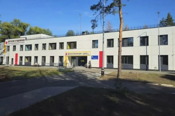 Строители Тамбовской области восстановили детскую больницу в Новоайдаре