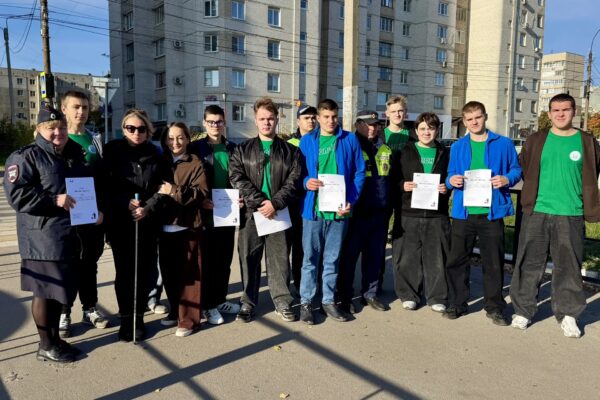 Тамбовским водителям напомнили о внимательном отношении к слабовидящим пешеходам