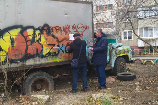 Максим Косенков поручил убрать брошенные авто в Тамбове до снегопадов
