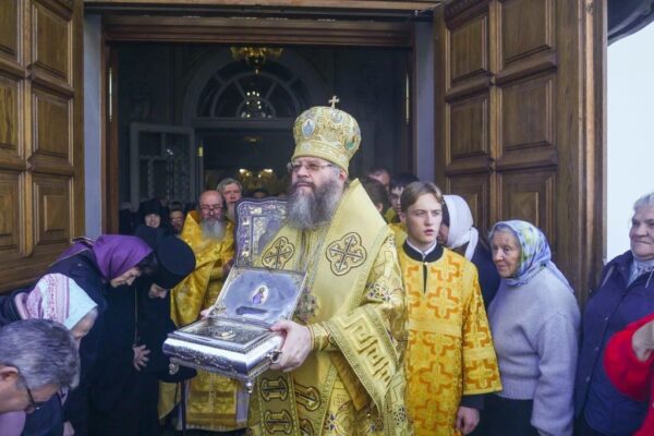 В Тамбове торжественно проводили Толгские святыни