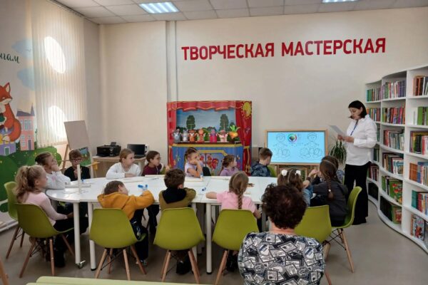 В модельной библиотеке имени Некрасова в Тамбове начала работу творческая мастерская